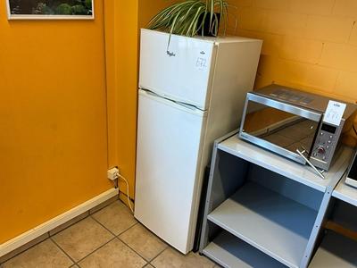 Overview picture of Whirlpool fridge